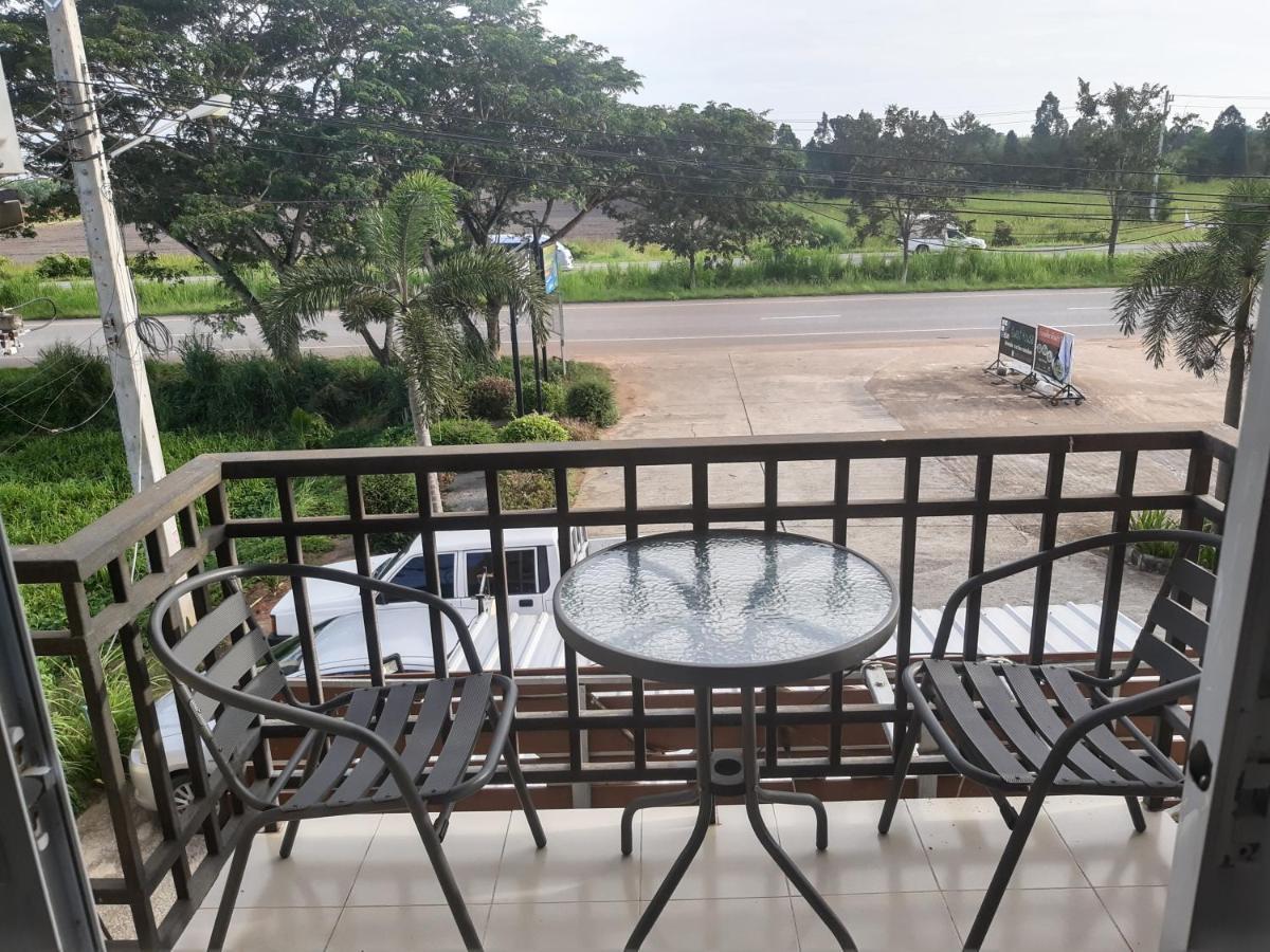 Baankhuninn Urt Airport Surat Thani Exterior foto